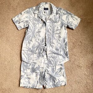 The Children’s Place Boys Vacation Matching Shirt and Shorts Set Gray Palm Print